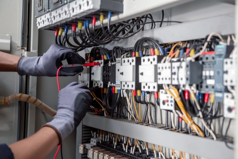 elektrotechnik_bild5_iStock-2166685594